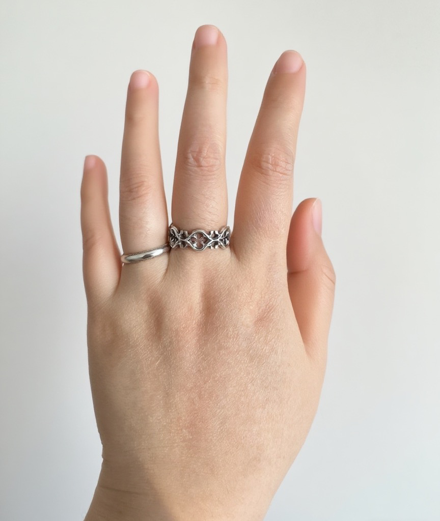 LUNAFOIL. Gothic Quartrefoil Ring - Silver