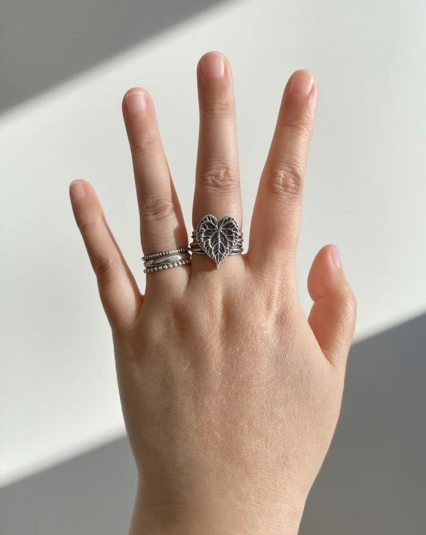 ANTHUKING. Anthurium King Clarinerbium Ring - Silver
