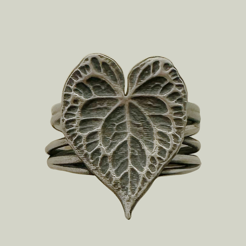 ANTHUKING. Anthurium King Clarinerbium Ring - Silver