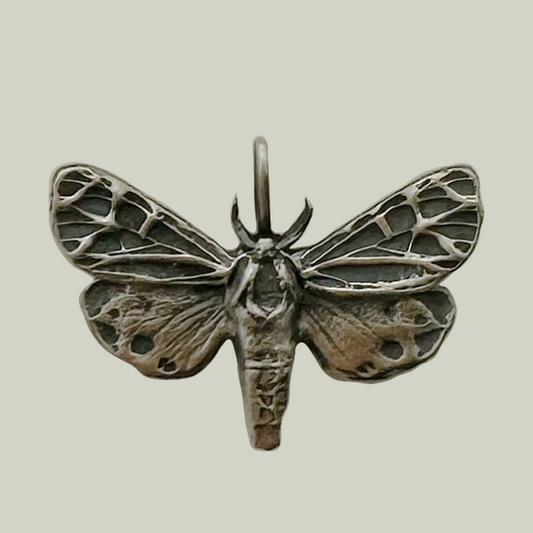 OMATESHADOW. Grammia Omata Pendant - Silver